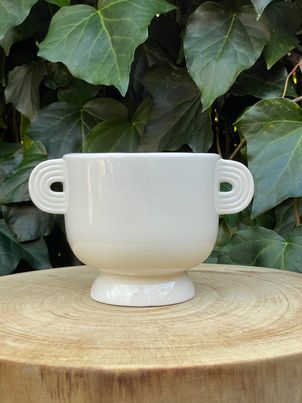 white pot with handles
