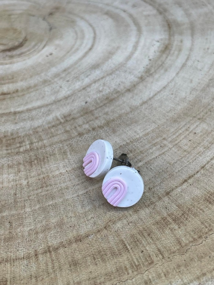small arch stud earring